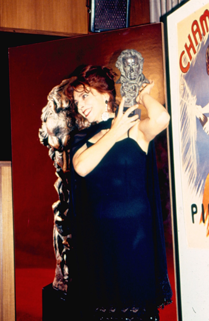 VI Premios Goya. 1992. Kity Manver